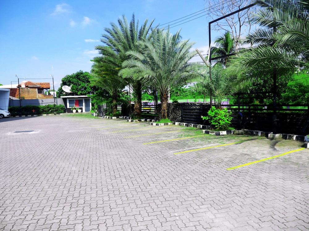 Yasmin Hotel Karawaci Tangerang Luaran gambar