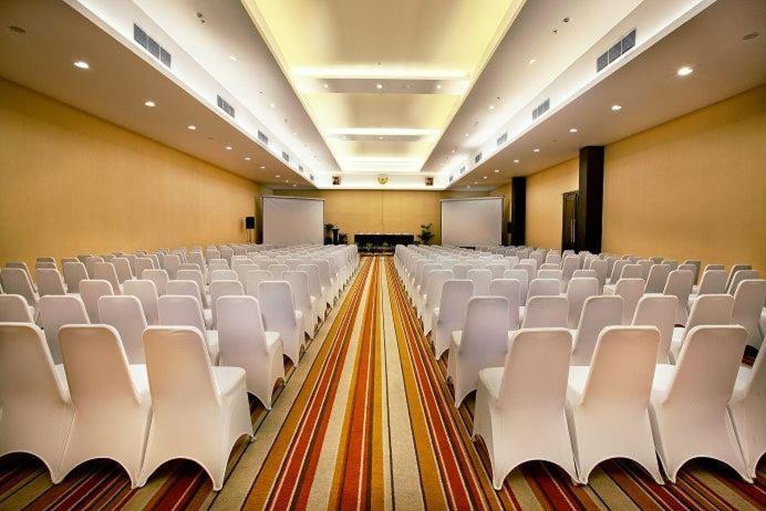 Yasmin Hotel Karawaci Tangerang Luaran gambar