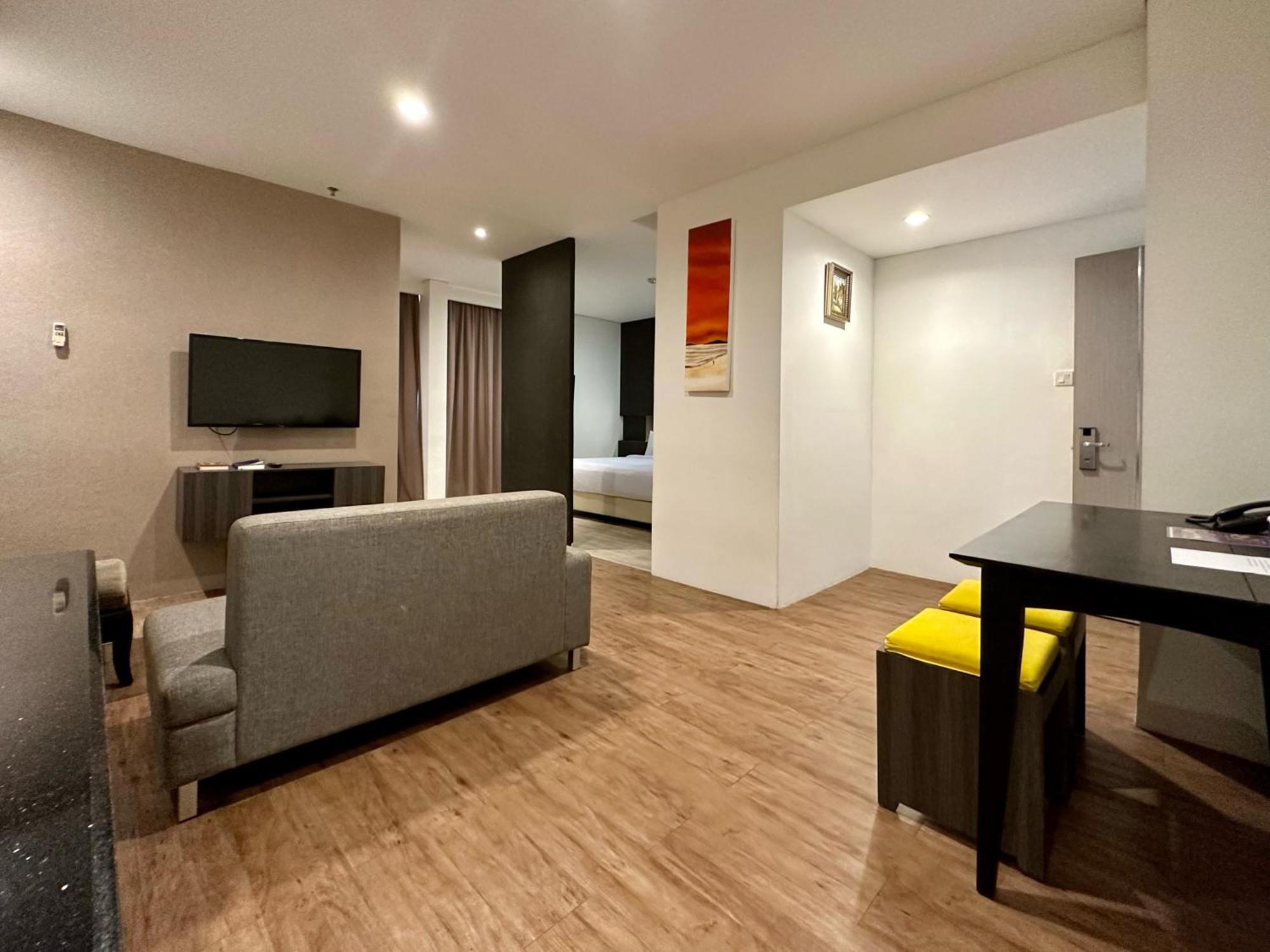 Yasmin Hotel Karawaci Tangerang Luaran gambar