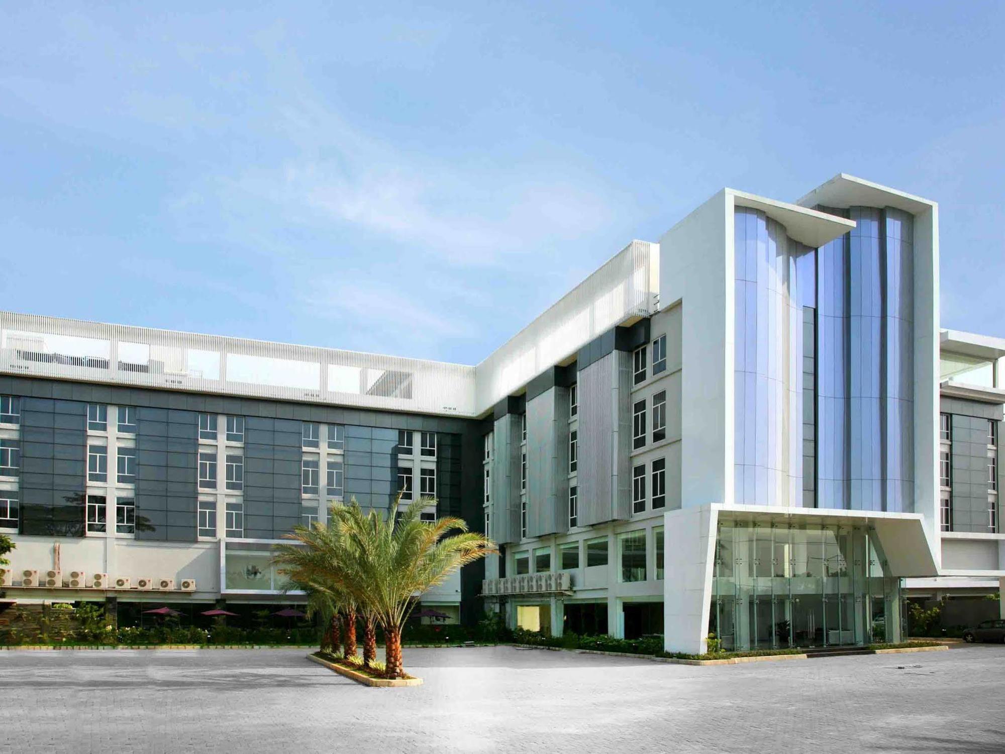 Yasmin Hotel Karawaci Tangerang Luaran gambar